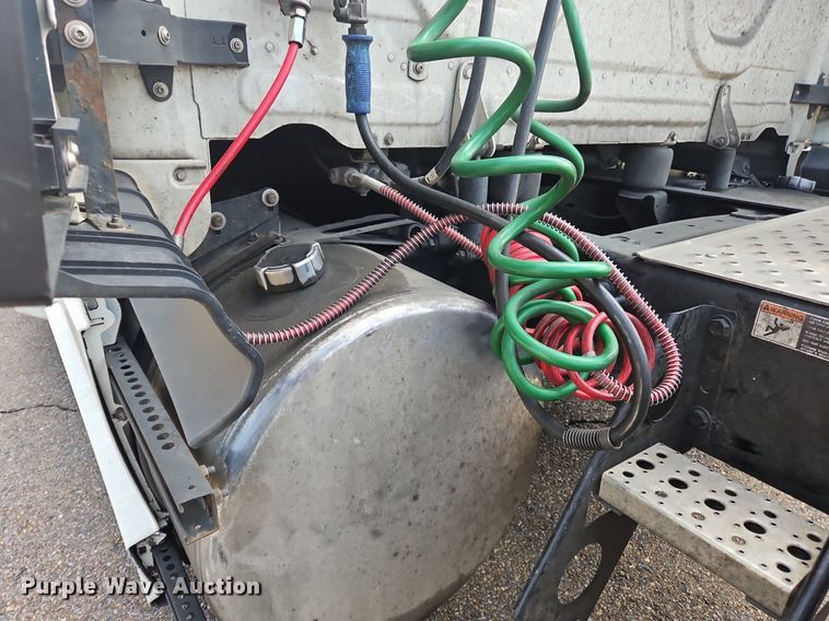 image for item OK9865 2018 Freightliner  Cascadia  semi truck