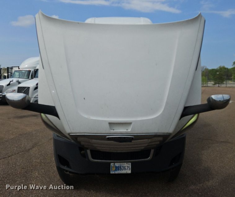 image for item OK9865 2018 Freightliner  Cascadia  semi truck