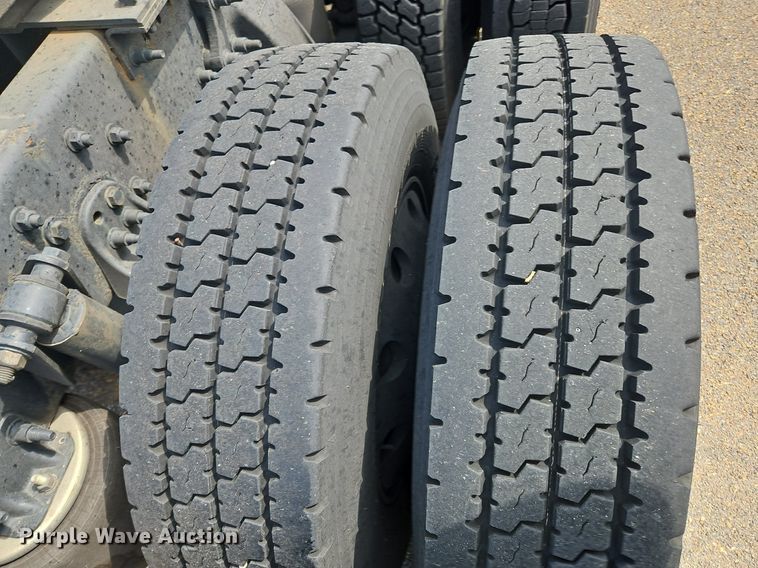 image for item OK9865 2018 Freightliner  Cascadia  semi truck