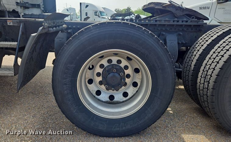 image for item OK9865 2018 Freightliner  Cascadia  semi truck