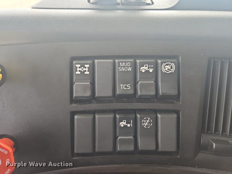 image for item OK9866 2020 Volvo VNL860 semi truck