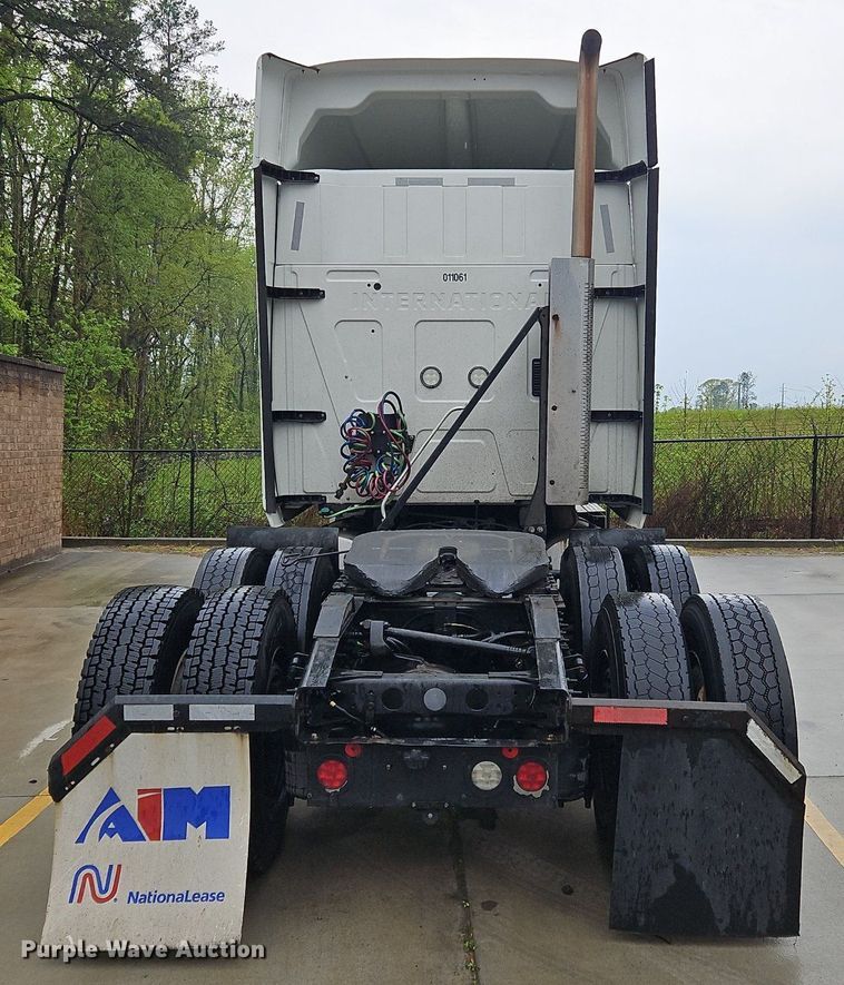 image for item OK9867 2020 International  LT625 semi truck