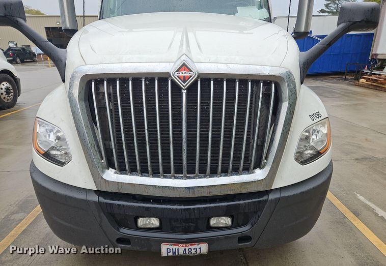 image for item OK9867 2020 International  LT625 semi truck