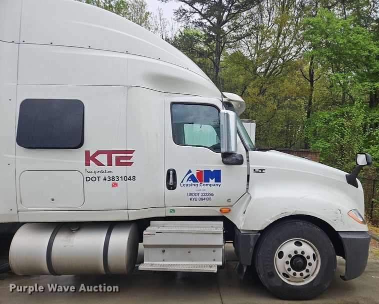 image for item OK9867 2020 International  LT625 semi truck