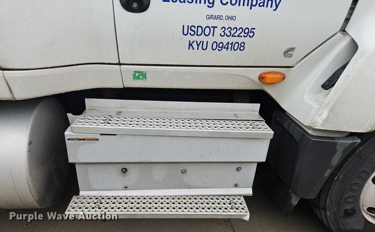 image for item OK9867 2020 International  LT625 semi truck