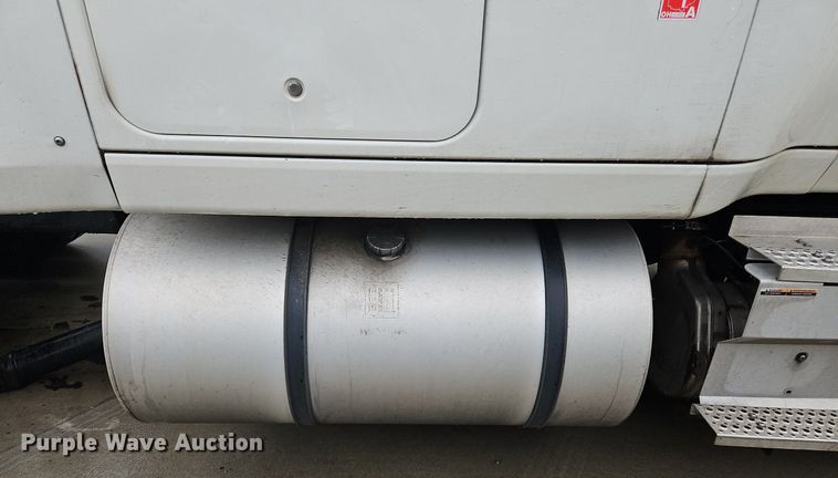 image for item OK9867 2020 International  LT625 semi truck