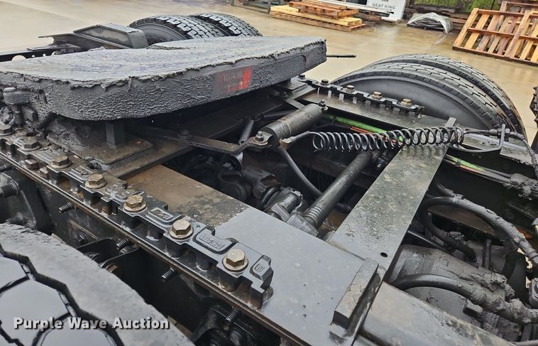 image for item OK9867 2020 International  LT625 semi truck