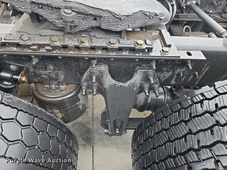 image for item OK9867 2020 International  LT625 semi truck