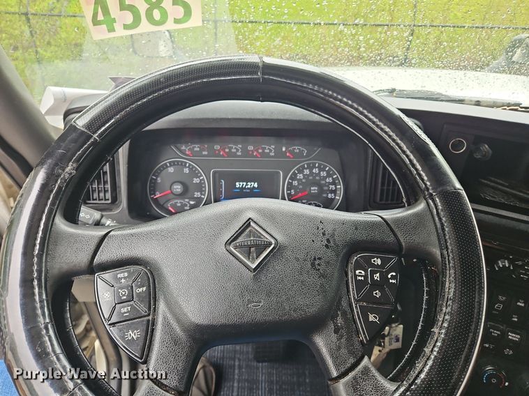 image for item OK9867 2020 International  LT625 semi truck