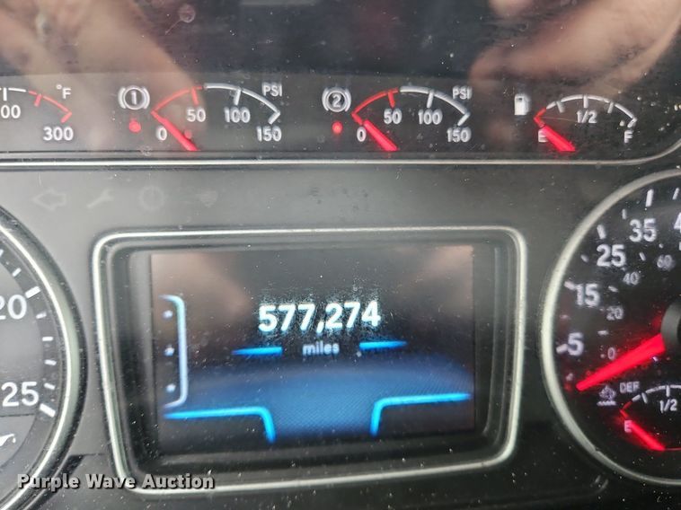 image for item OK9867 2020 International  LT625 semi truck