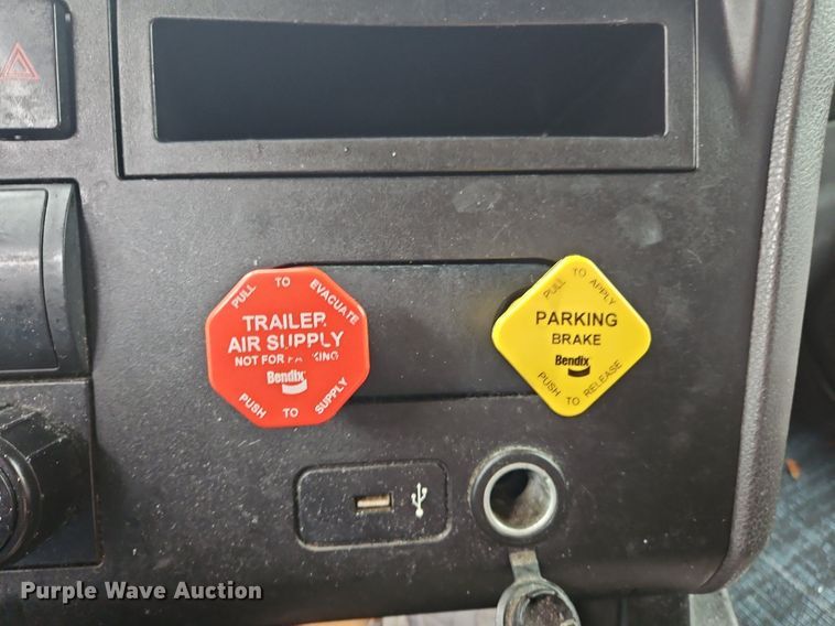 image for item OK9867 2020 International  LT625 semi truck