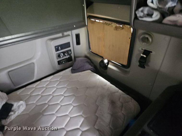 image for item OK9867 2020 International  LT625 semi truck