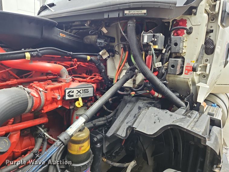 image for item OK9867 2020 International  LT625 semi truck