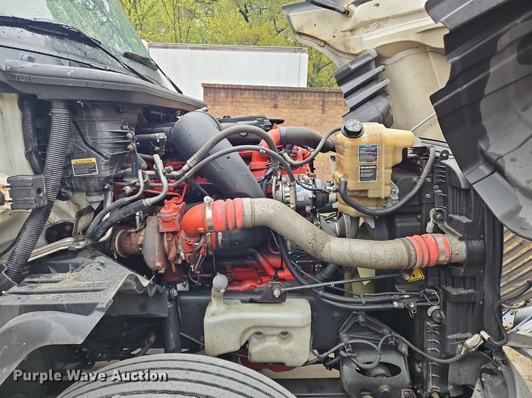 image for item OK9867 2020 International  LT625 semi truck