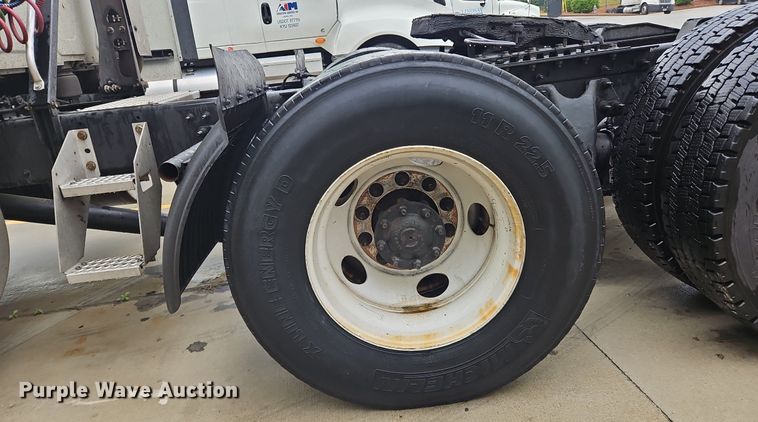 image for item OK9867 2020 International  LT625 semi truck