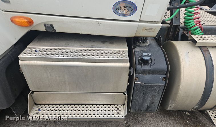 image for item OK9869 2018 International  LT625 semi truck