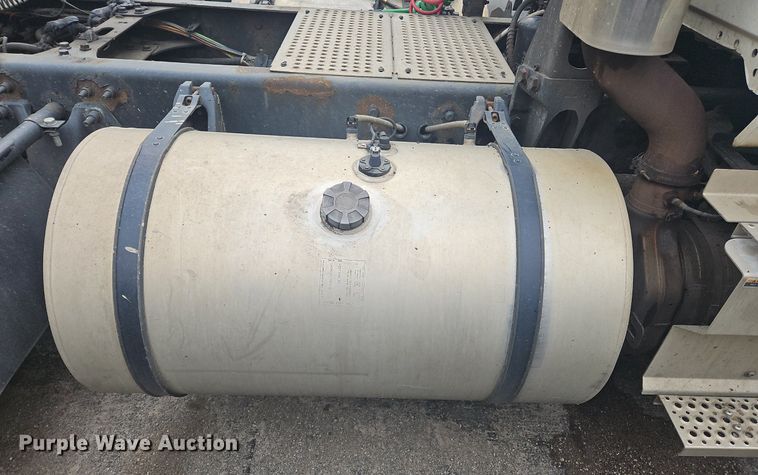 image for item OK9869 2018 International  LT625 semi truck