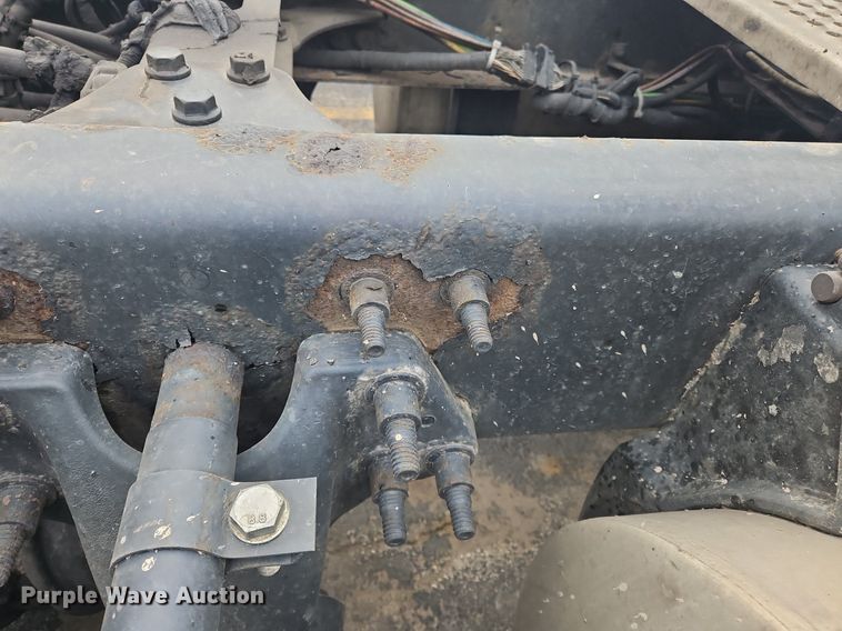 image for item OK9869 2018 International  LT625 semi truck