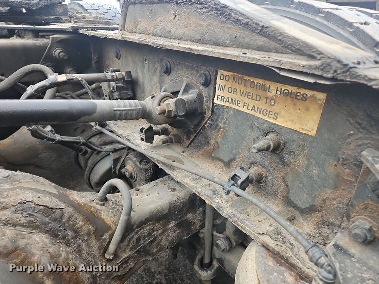 image for item OK9869 2018 International  LT625 semi truck