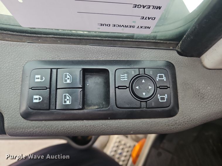 image for item OK9869 2018 International  LT625 semi truck