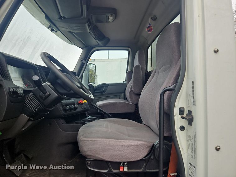 image for item OK9869 2018 International  LT625 semi truck