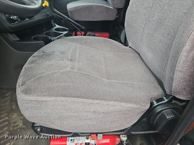 image for item OK9869 2018 International  LT625 semi truck