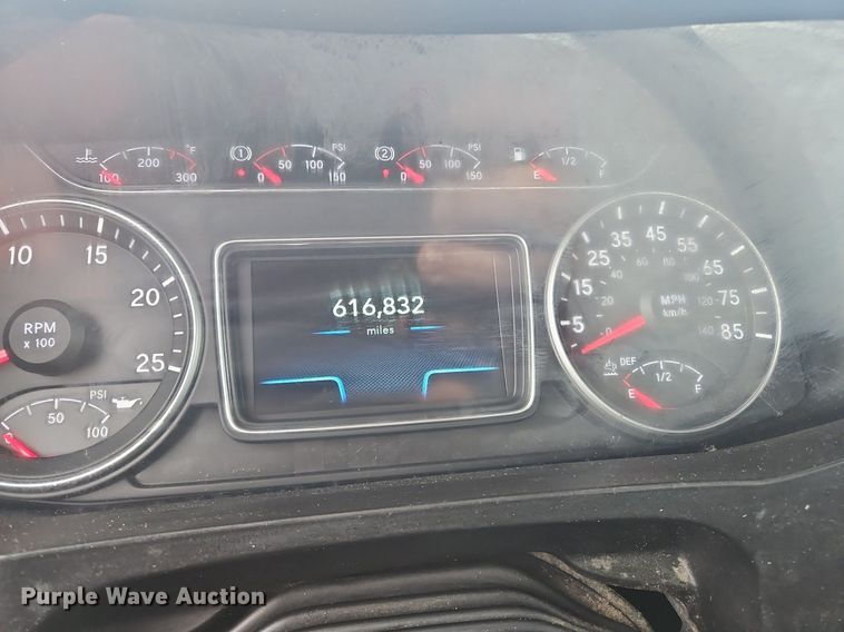 image for item OK9869 2018 International  LT625 semi truck