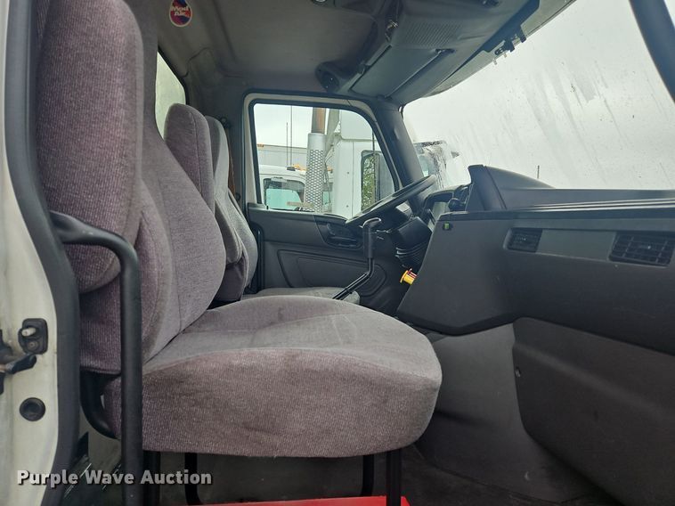 image for item OK9869 2018 International  LT625 semi truck