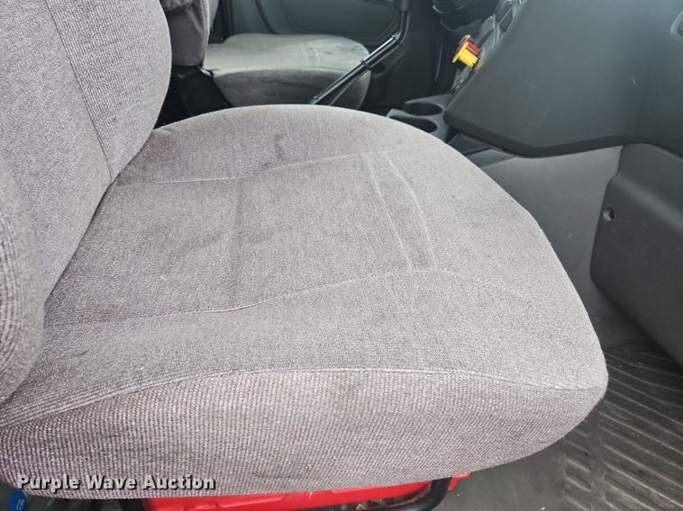 image for item OK9869 2018 International  LT625 semi truck