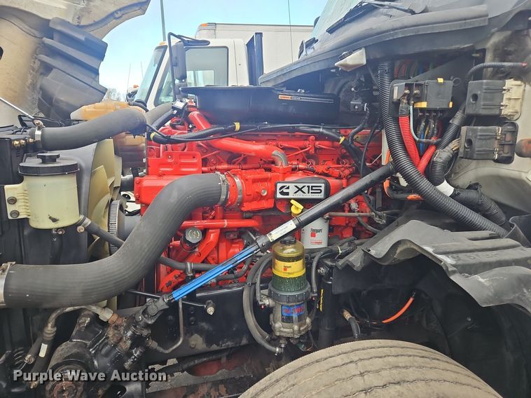 image for item OK9869 2018 International  LT625 semi truck