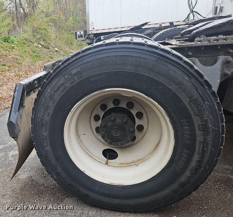 image for item OK9869 2018 International  LT625 semi truck