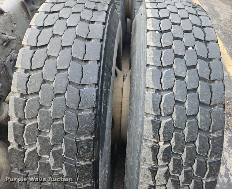 image for item OK9869 2018 International  LT625 semi truck