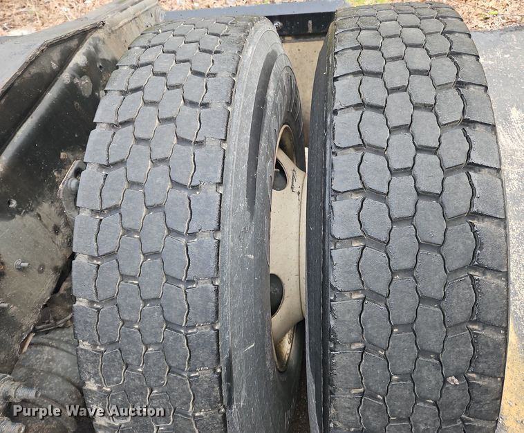 image for item OK9869 2018 International  LT625 semi truck