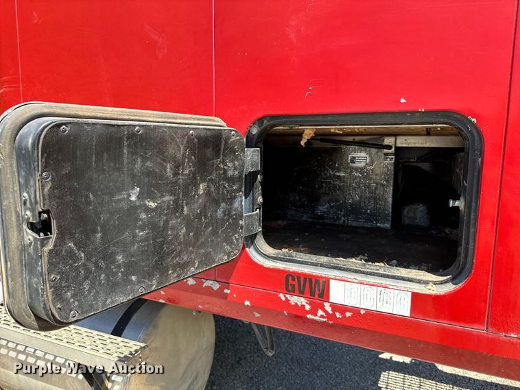 image for item OM9481 1996 Mack CH613 semi truck