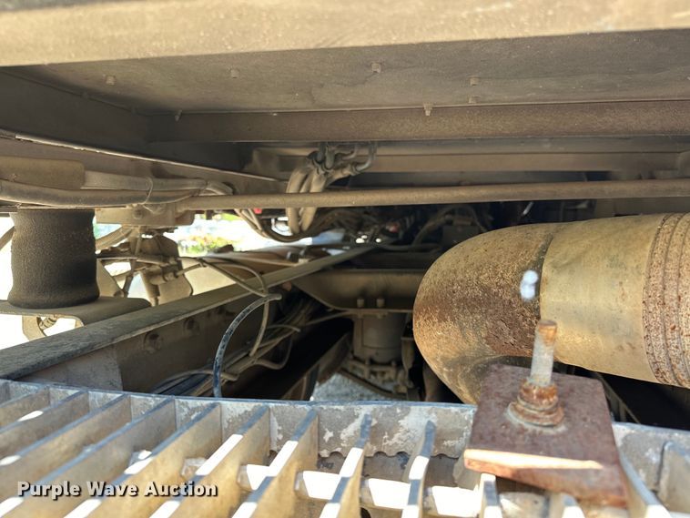 image for item OM9481 1996 Mack CH613 semi truck