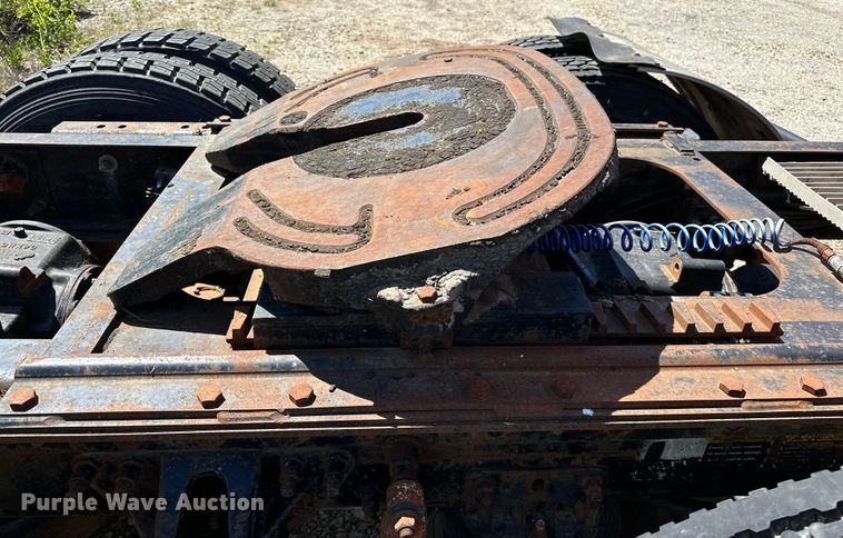 image for item OM9481 1996 Mack CH613 semi truck