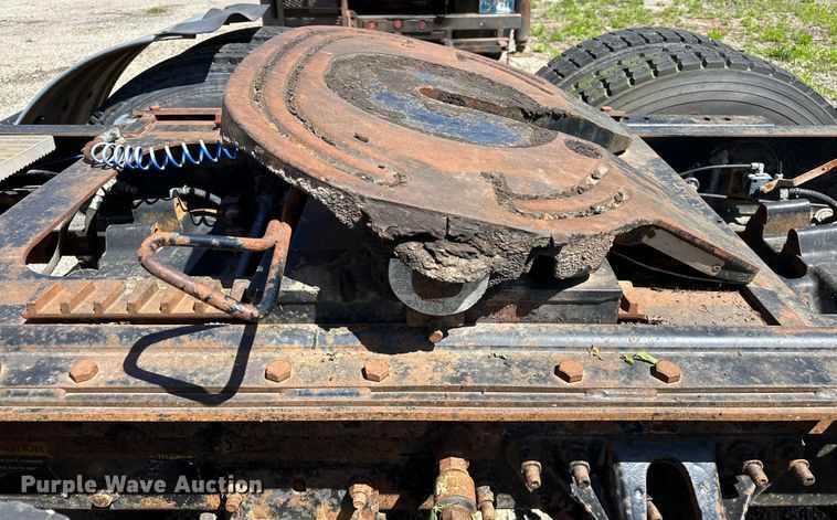 image for item OM9481 1996 Mack CH613 semi truck