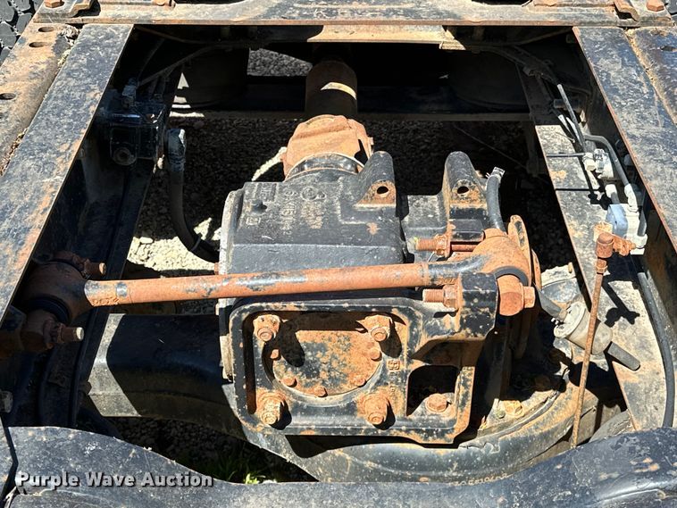 image for item OM9481 1996 Mack CH613 semi truck