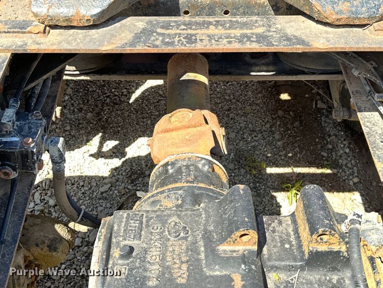 image for item OM9481 1996 Mack CH613 semi truck