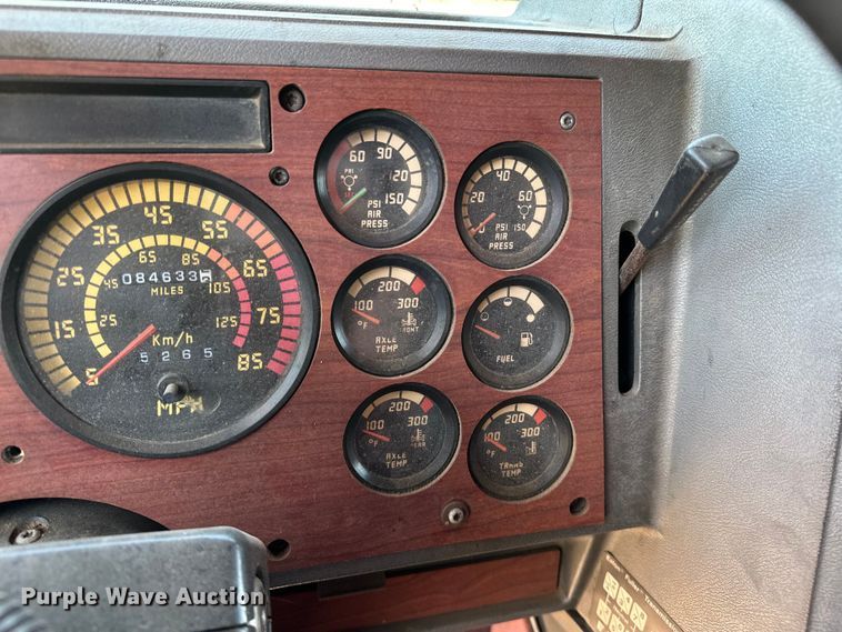 image for item OM9481 1996 Mack CH613 semi truck