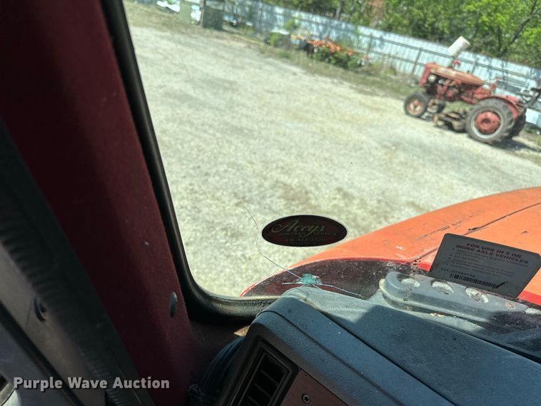 image for item OM9481 1996 Mack CH613 semi truck