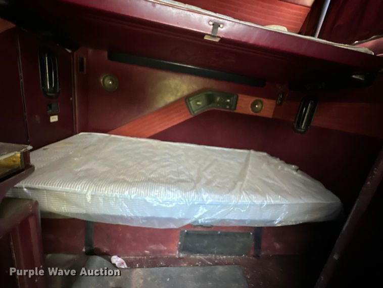 image for item OM9481 1996 Mack CH613 semi truck