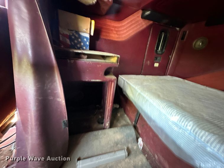 image for item OM9481 1996 Mack CH613 semi truck