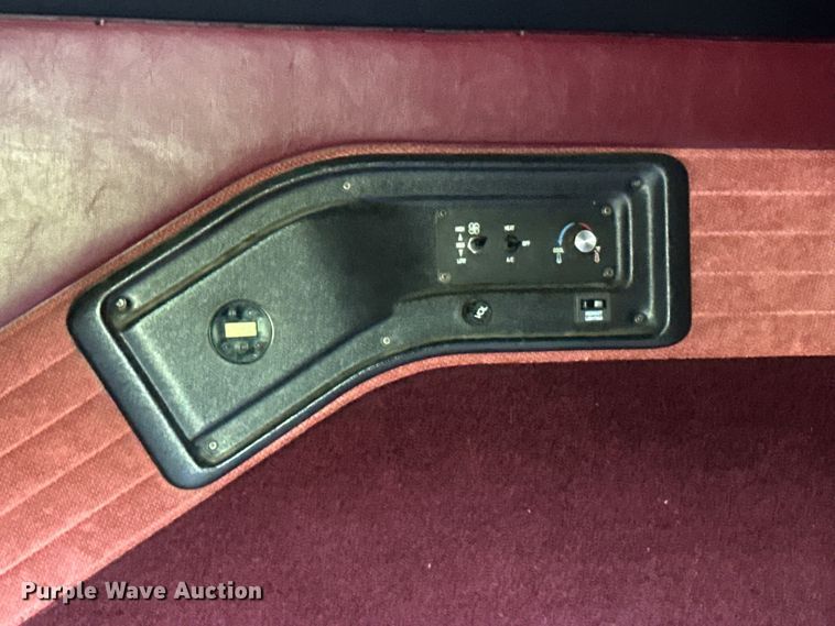 image for item OM9481 1996 Mack CH613 semi truck