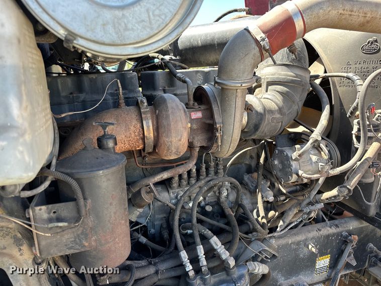 image for item OM9481 1996 Mack CH613 semi truck