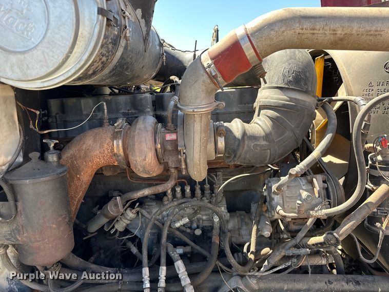 image for item OM9481 1996 Mack CH613 semi truck