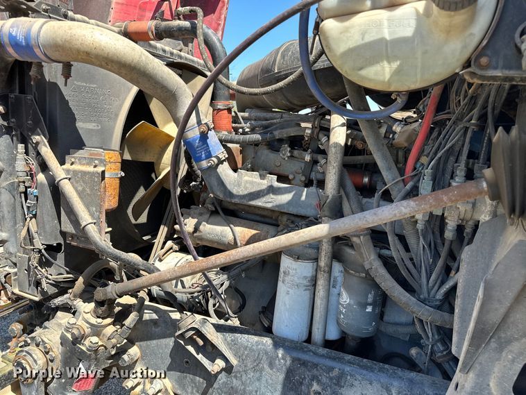 image for item OM9481 1996 Mack CH613 semi truck