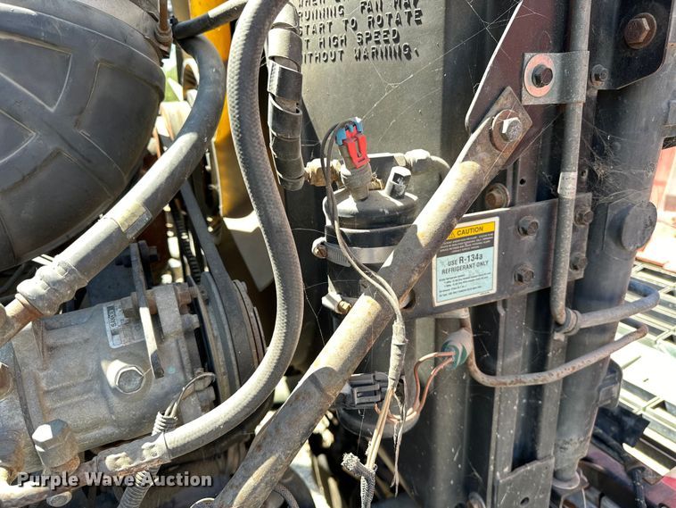 image for item OM9481 1996 Mack CH613 semi truck