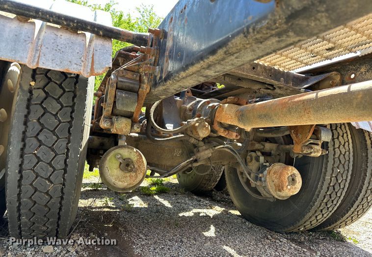 image for item OM9481 1996 Mack CH613 semi truck