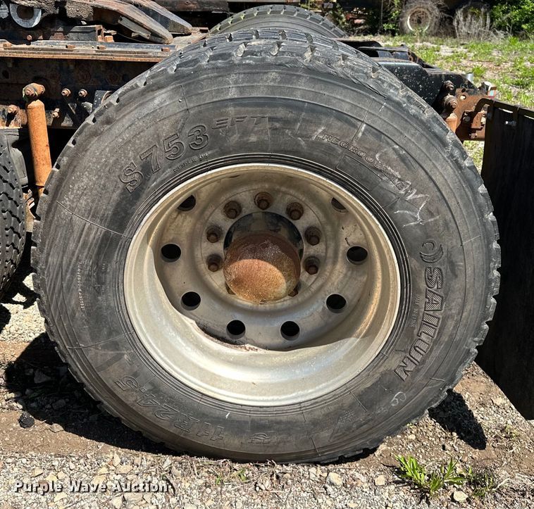 image for item OM9481 1996 Mack CH613 semi truck